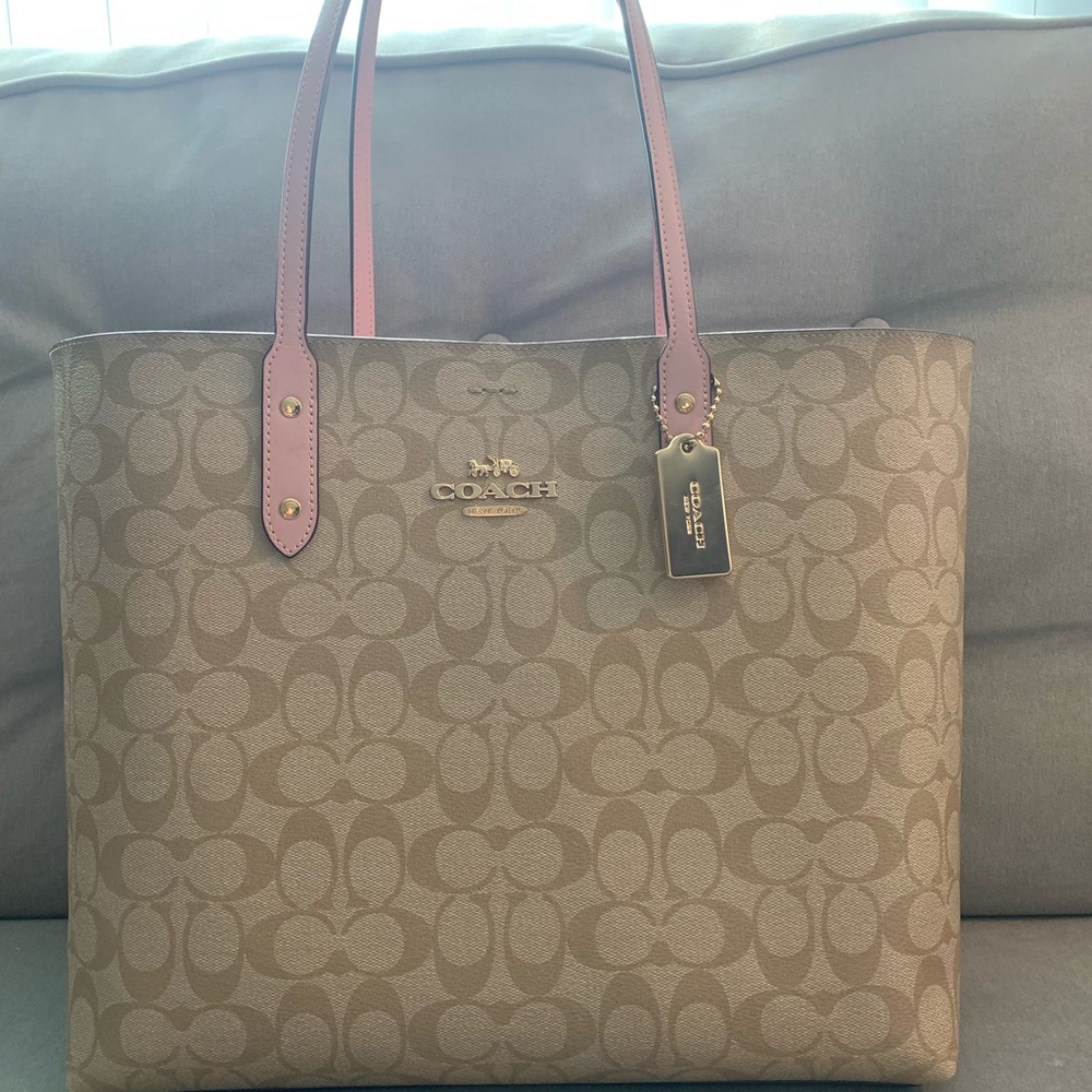 COACH Town Tote Signature Canvas w Pink Interior